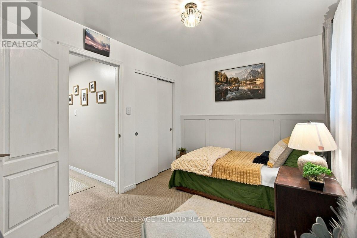 #A 111 WELLESLEY CRES CRESCENT - 17