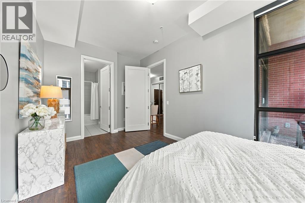 112 King Street East — photo 12