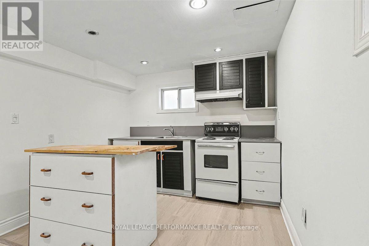 856 Iroquois Road