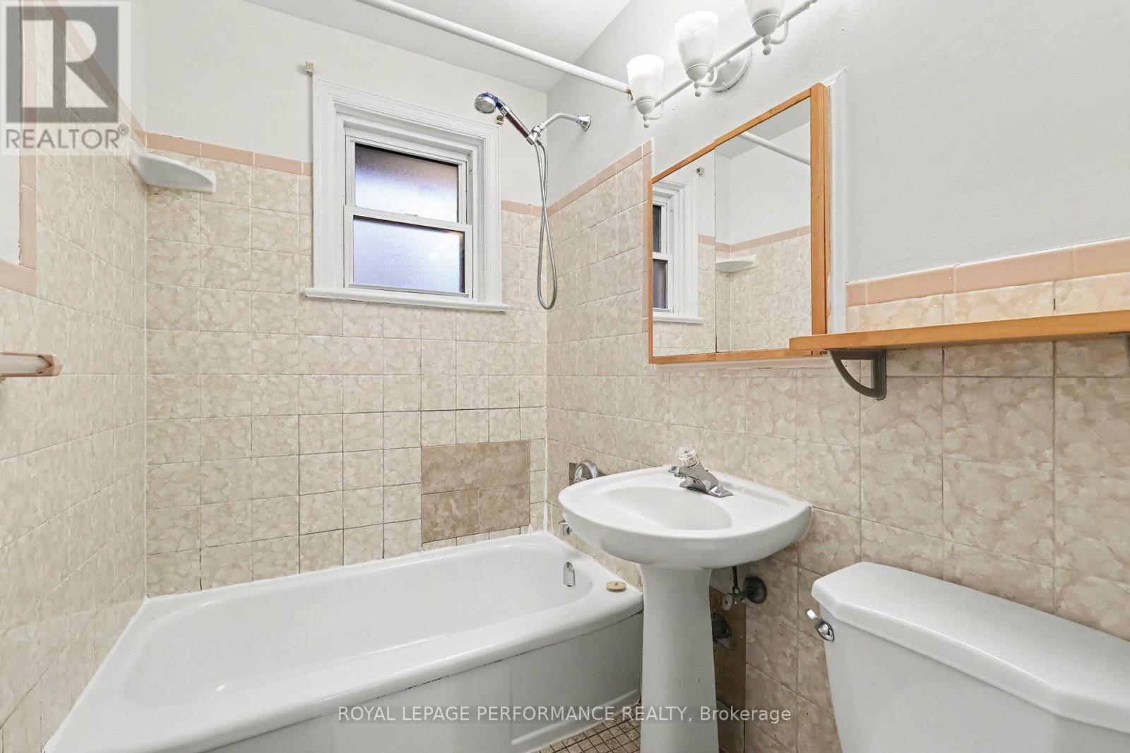 856 Iroquois Road