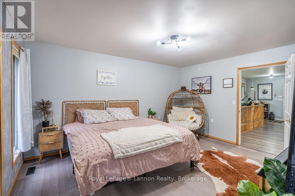 1565 MOUNTAIN ROAD - 13
