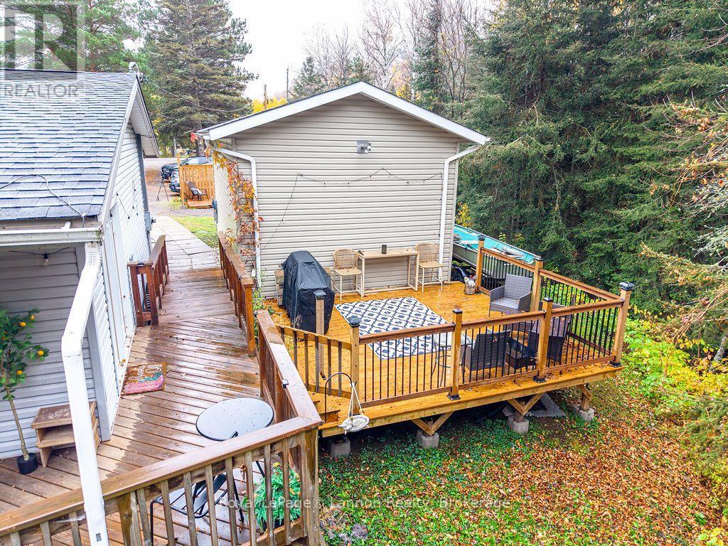 1565 MOUNTAIN ROAD - 43