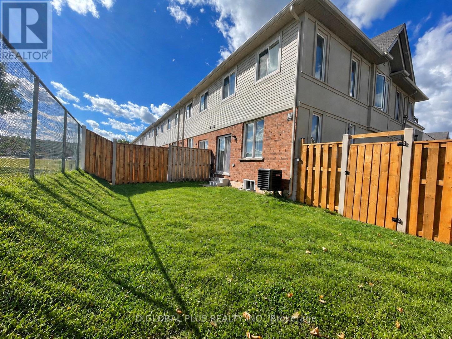 30 Mockingbird Lane West — photo 15