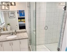 Bathroom - 30 Mockingbird Lane W, Hamilton, ON L8E0K7 Photo 11