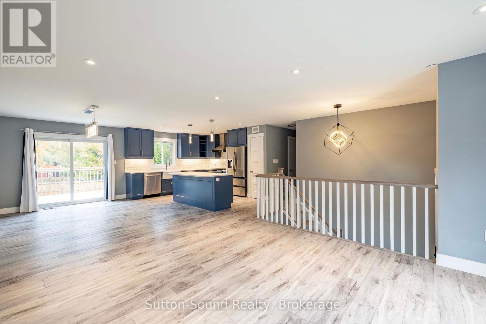 562 24TH STREET W - 4