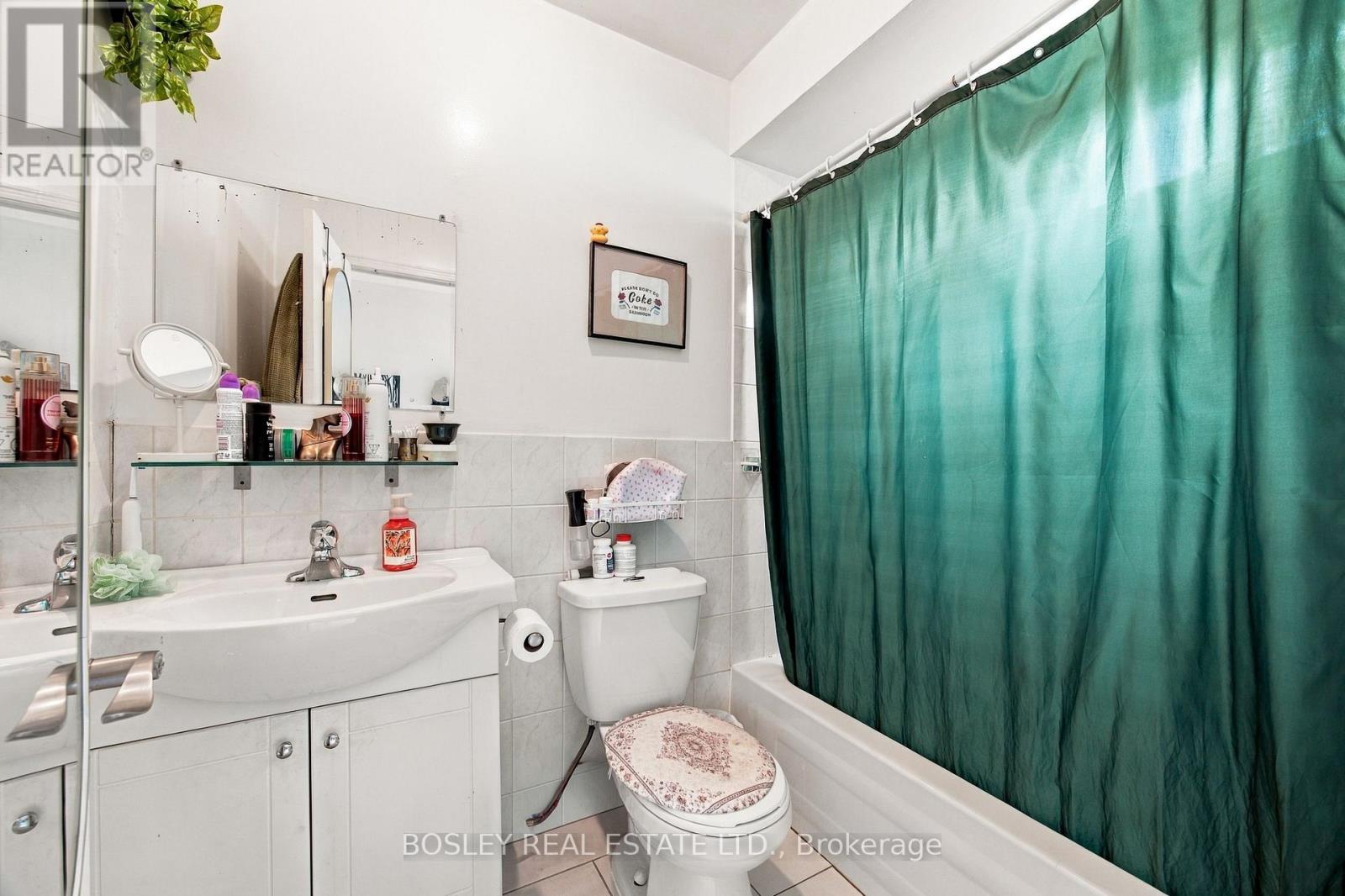 15 Lumbervale Avenue, Toronto, ON photo 17