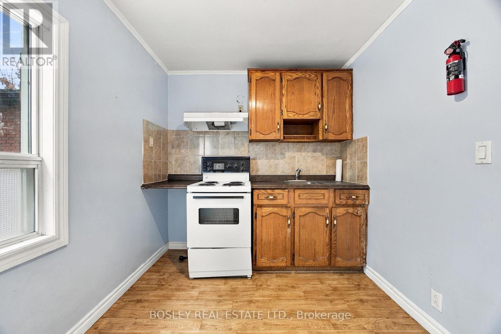 15 Lumbervale Avenue, Toronto, ON photo 20