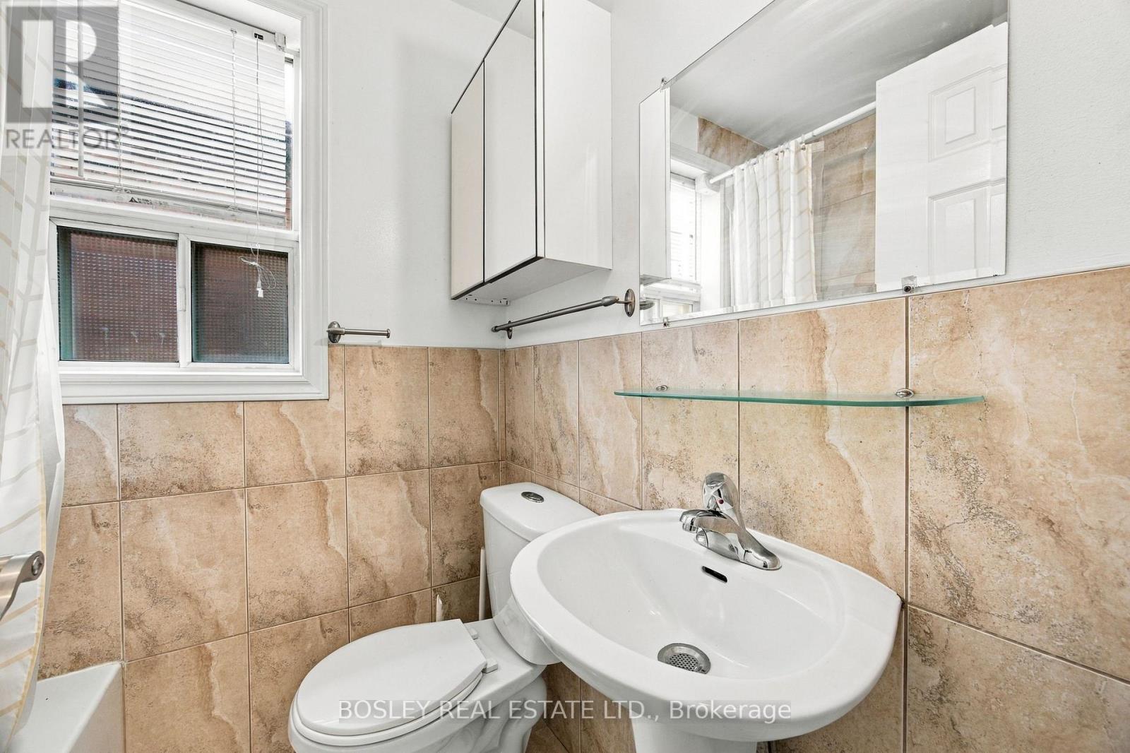15 Lumbervale Avenue, Toronto, ON photo 23
