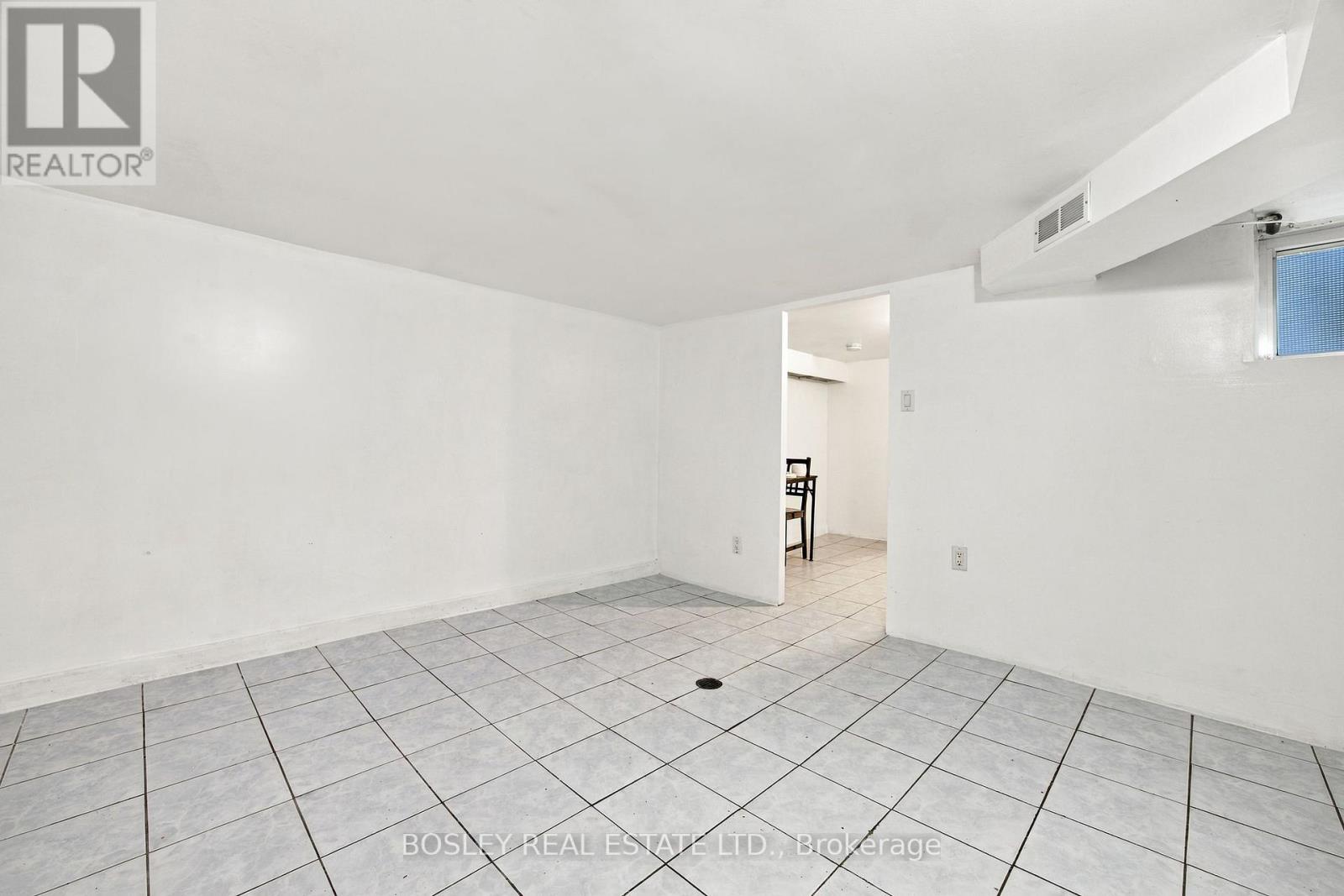 15 Lumbervale Avenue, Toronto, ON photo 38