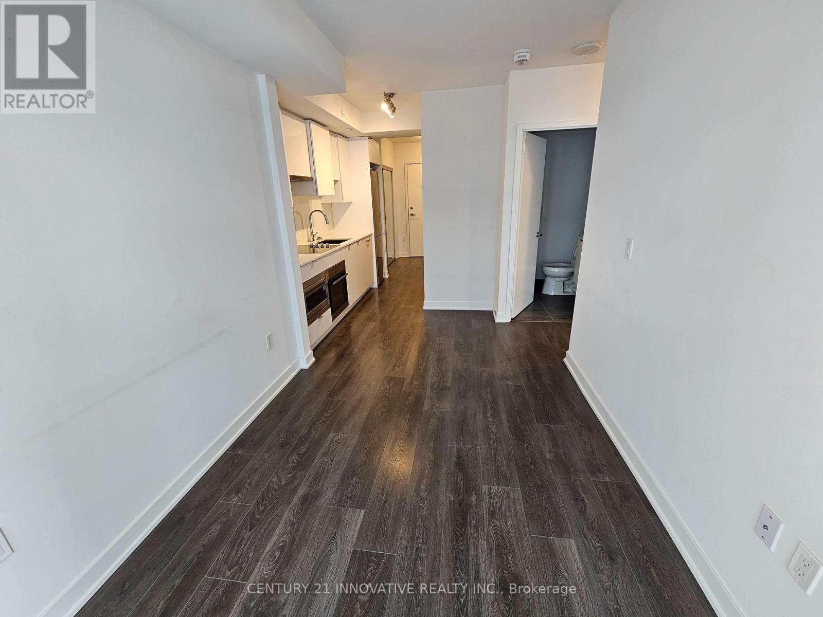 99 Broadway Avenue — photo 13