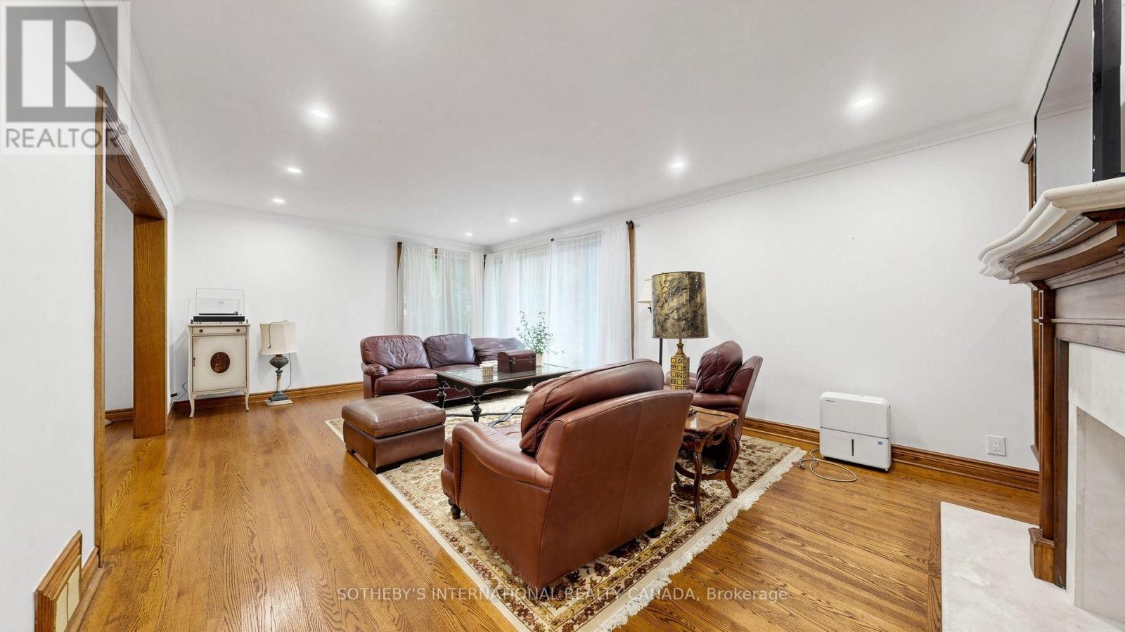 54 Plymbridge Road, Toronto, ON photo 6
