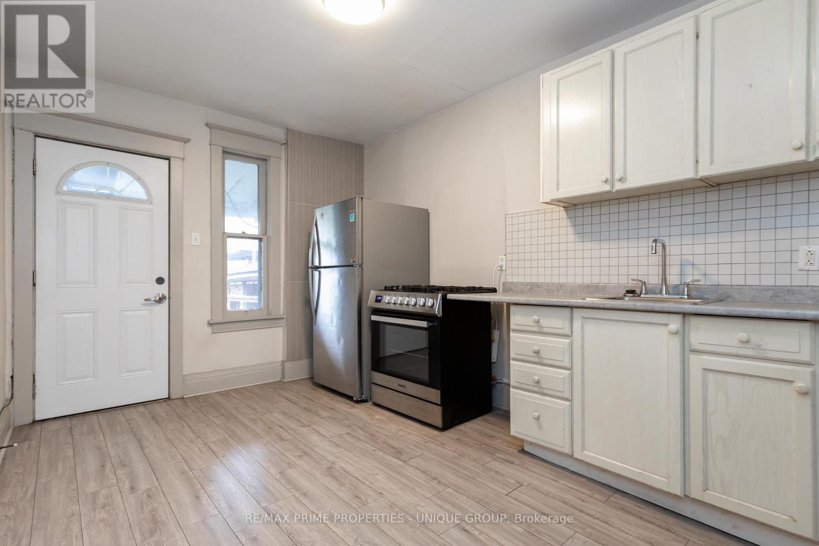 365 Clinton Street — photo 22