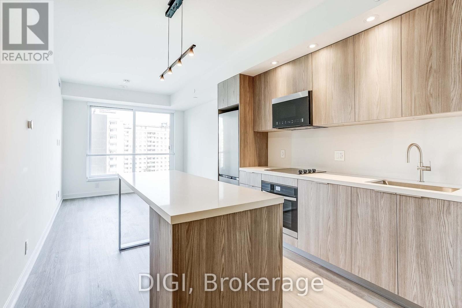 Q820 - 120 ONTARIO STREET, Toronto (Moss Park) Ontario