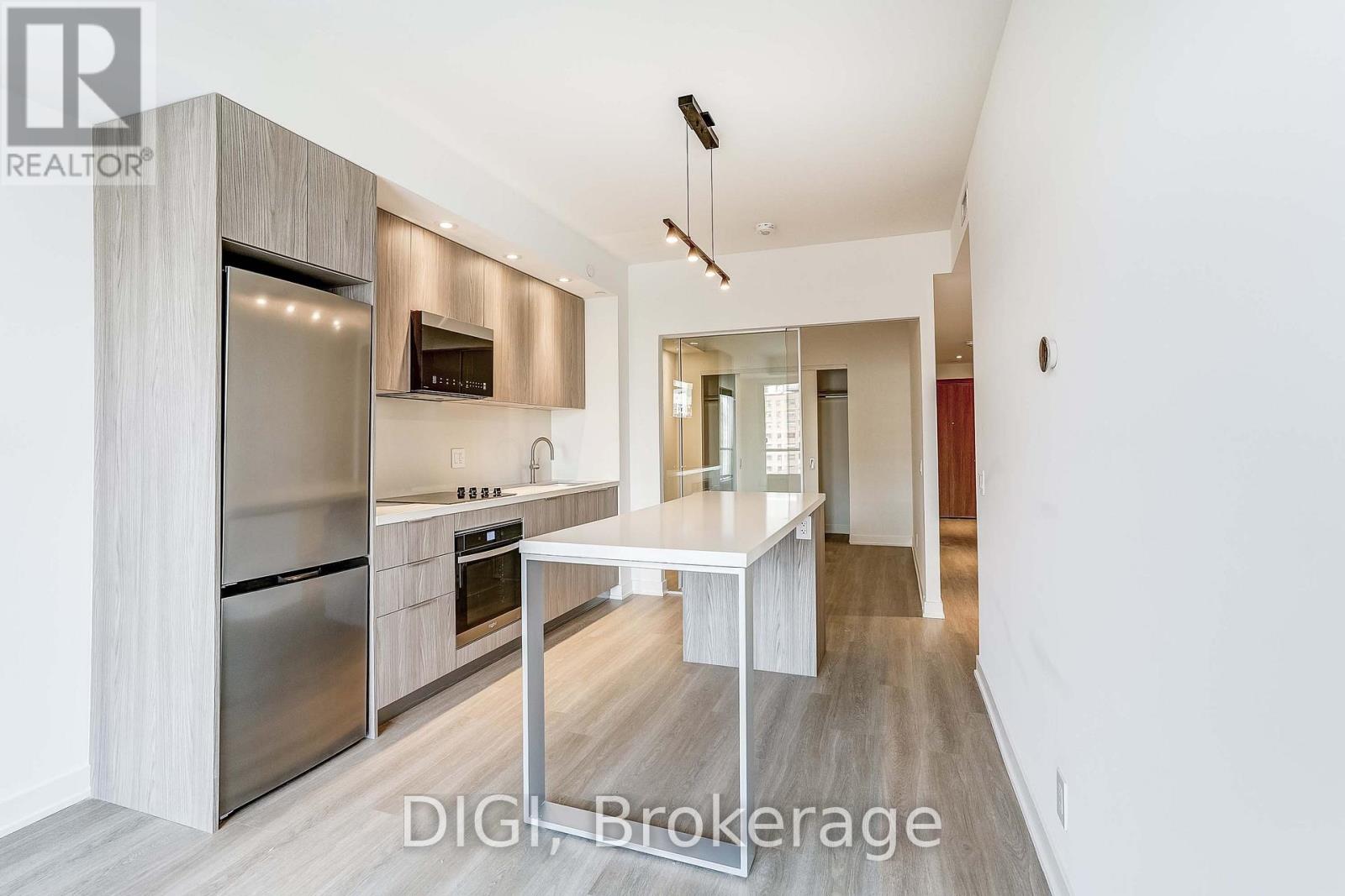120 Ontario Unit Q820 photo 4