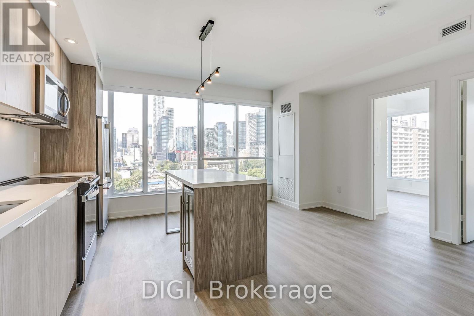 Q817 - 120 ONTARIO STREET, Toronto (Moss Park) Ontario