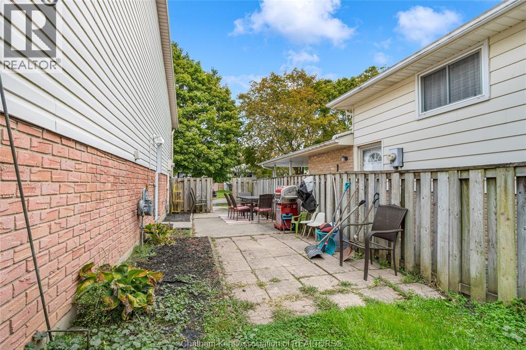 8 Timothy Crescent — photo 7