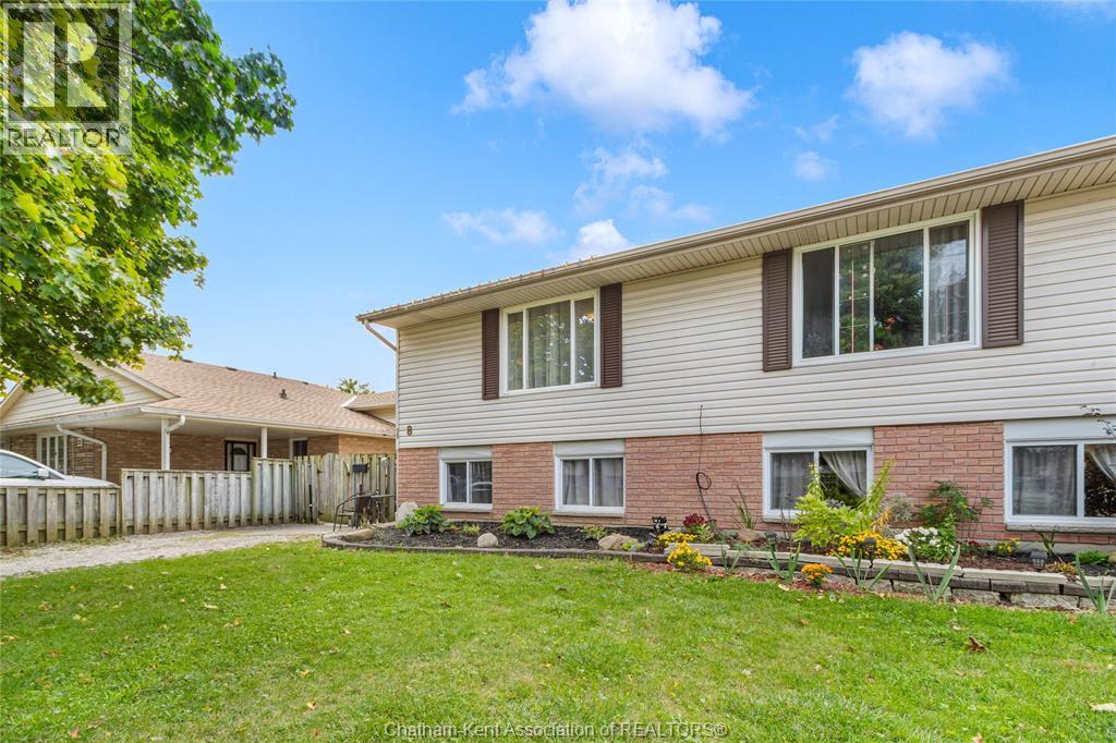 8 Timothy Crescent — photo 4