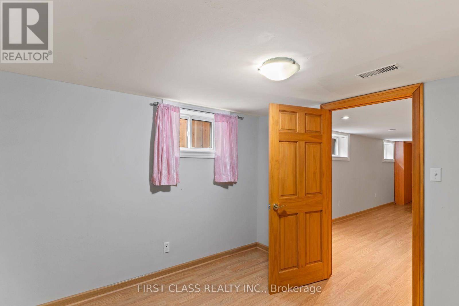 284 Jackson Avenue, Oshawa, ON photo 6