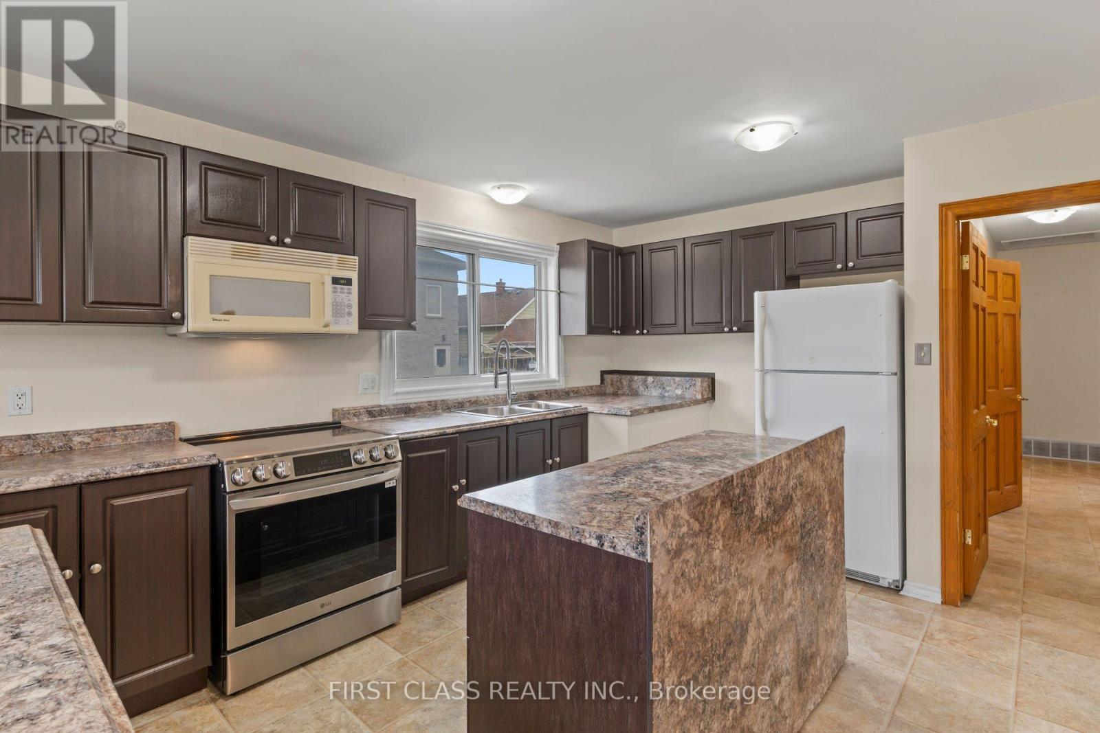 284 Jackson Avenue, Oshawa, ON photo 8