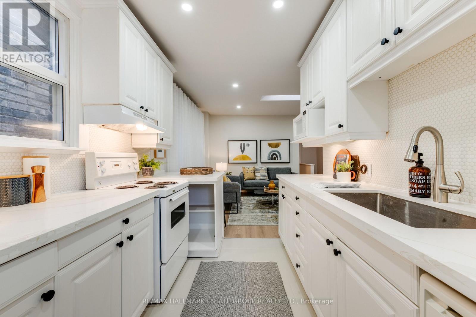 32 Ashdale Avenue, Toronto, ON photo 6