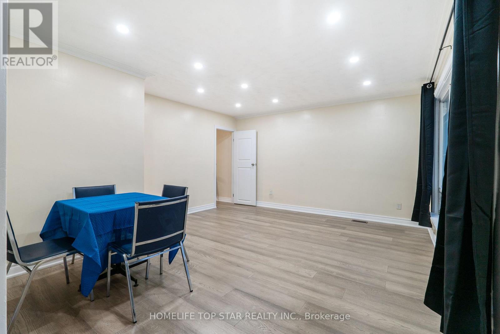 19 TREVERTON DRIVE - 8