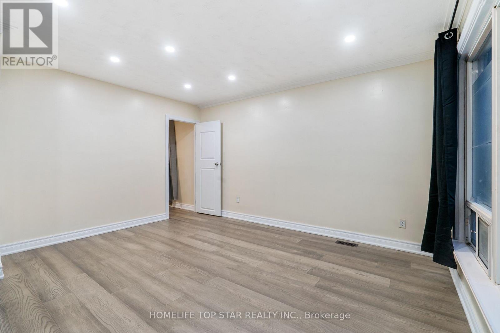 19 Treverton Drive, Toronto, ON photo 9