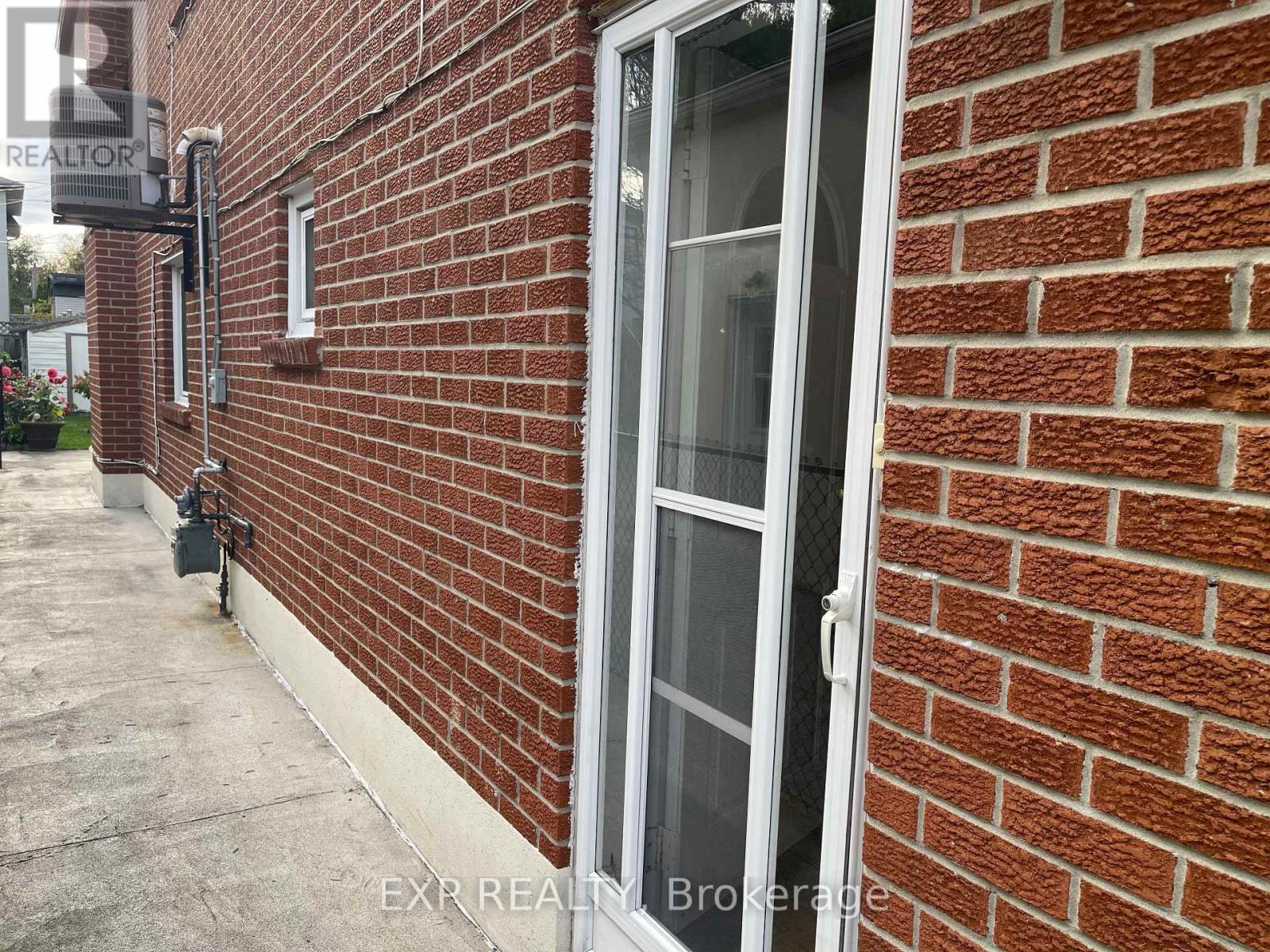 94 Heale Avenue — photo 3
