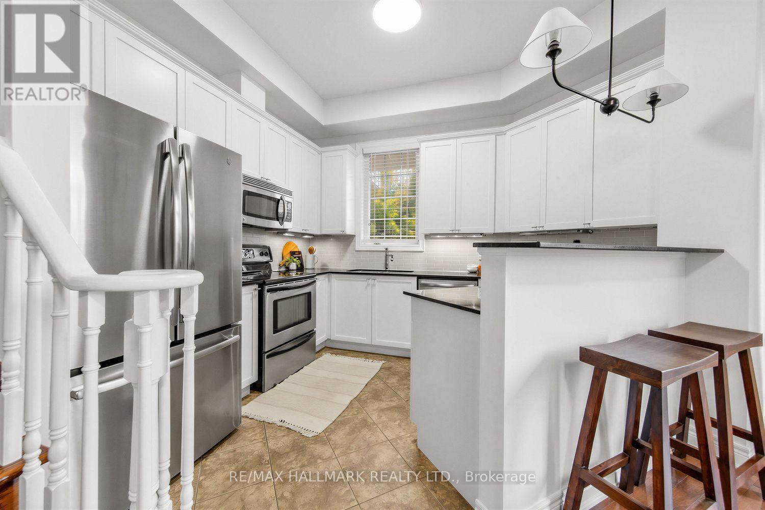 34 Fairhead Mews, Toronto, ON photo 10