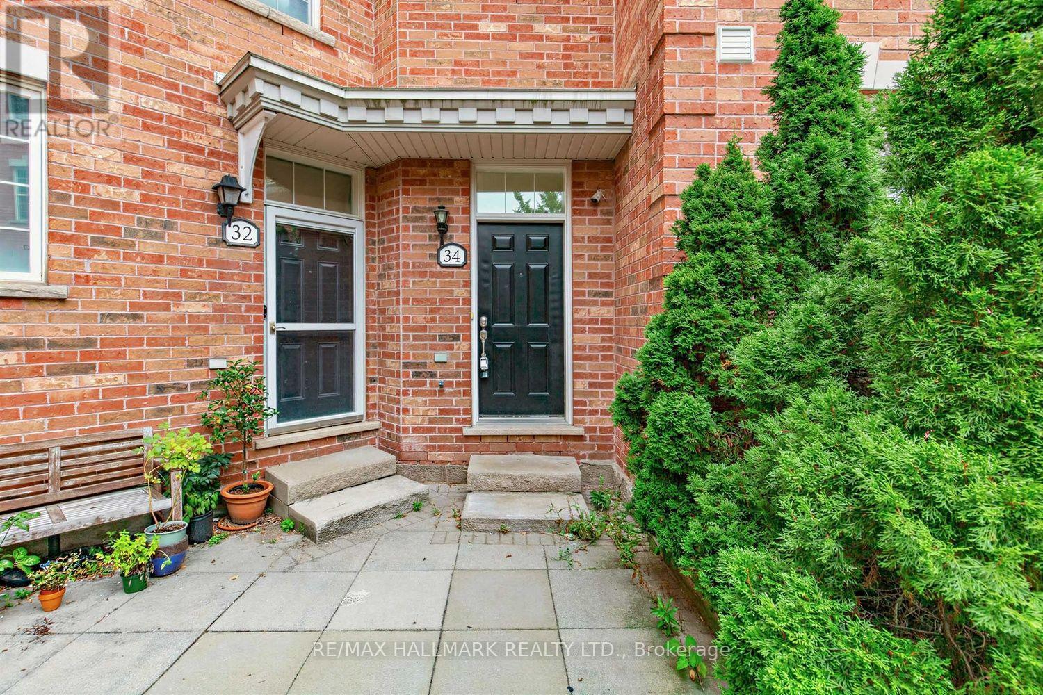 34 Fairhead Mews, Toronto, ON photo 2