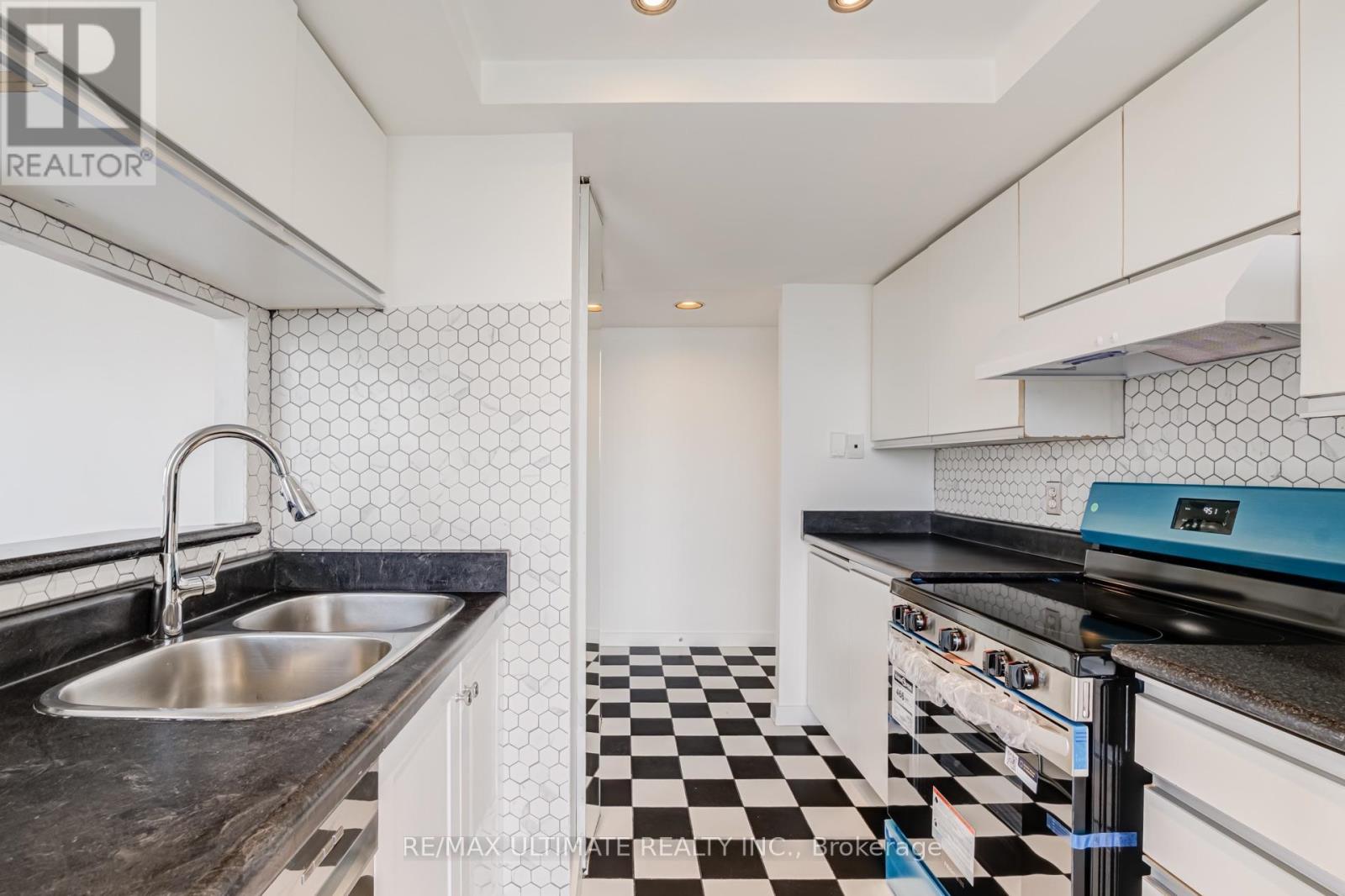 601- 1470 Midland Avenue, Toronto, ON photo 9