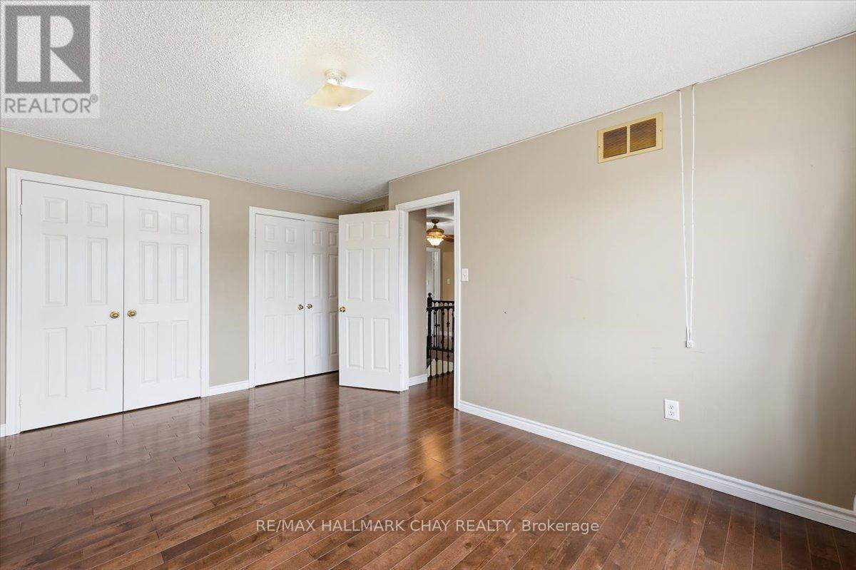 484 Ferndale Drive North — photo 24