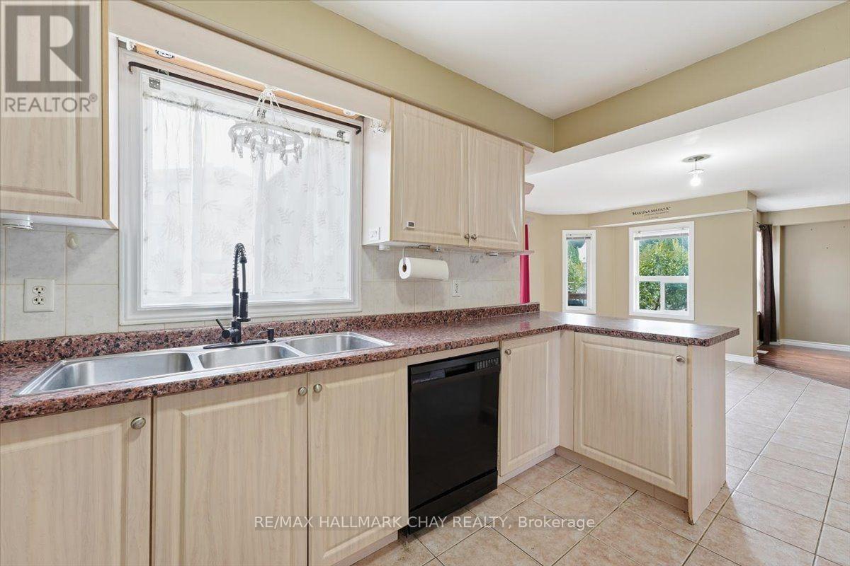 484 Ferndale Drive North — photo 14