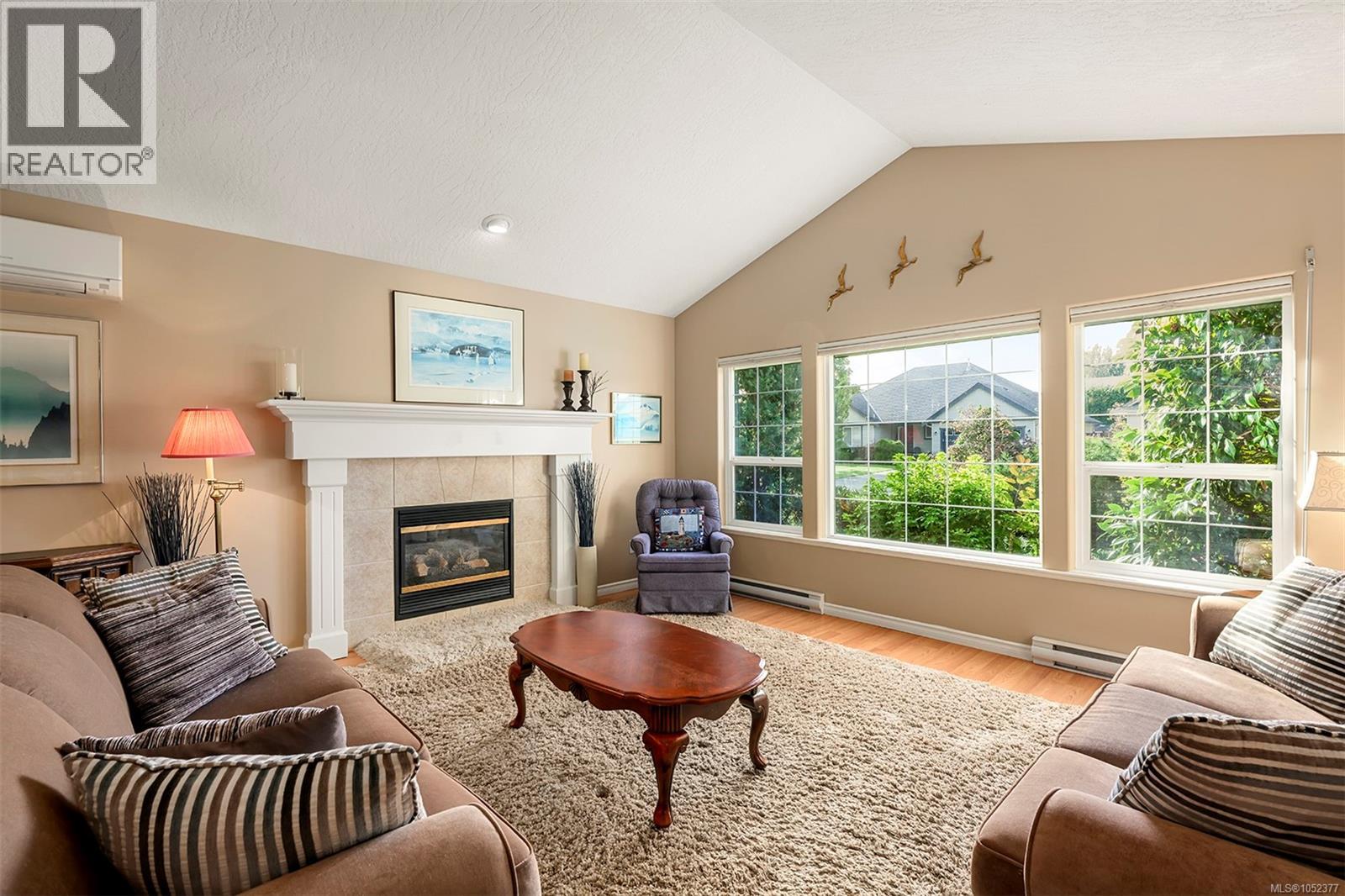 642 Olympic Dr, Comox