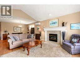 Entrance - 642 Olympic Dr, Comox, BC V9M4G8 Photo 12
