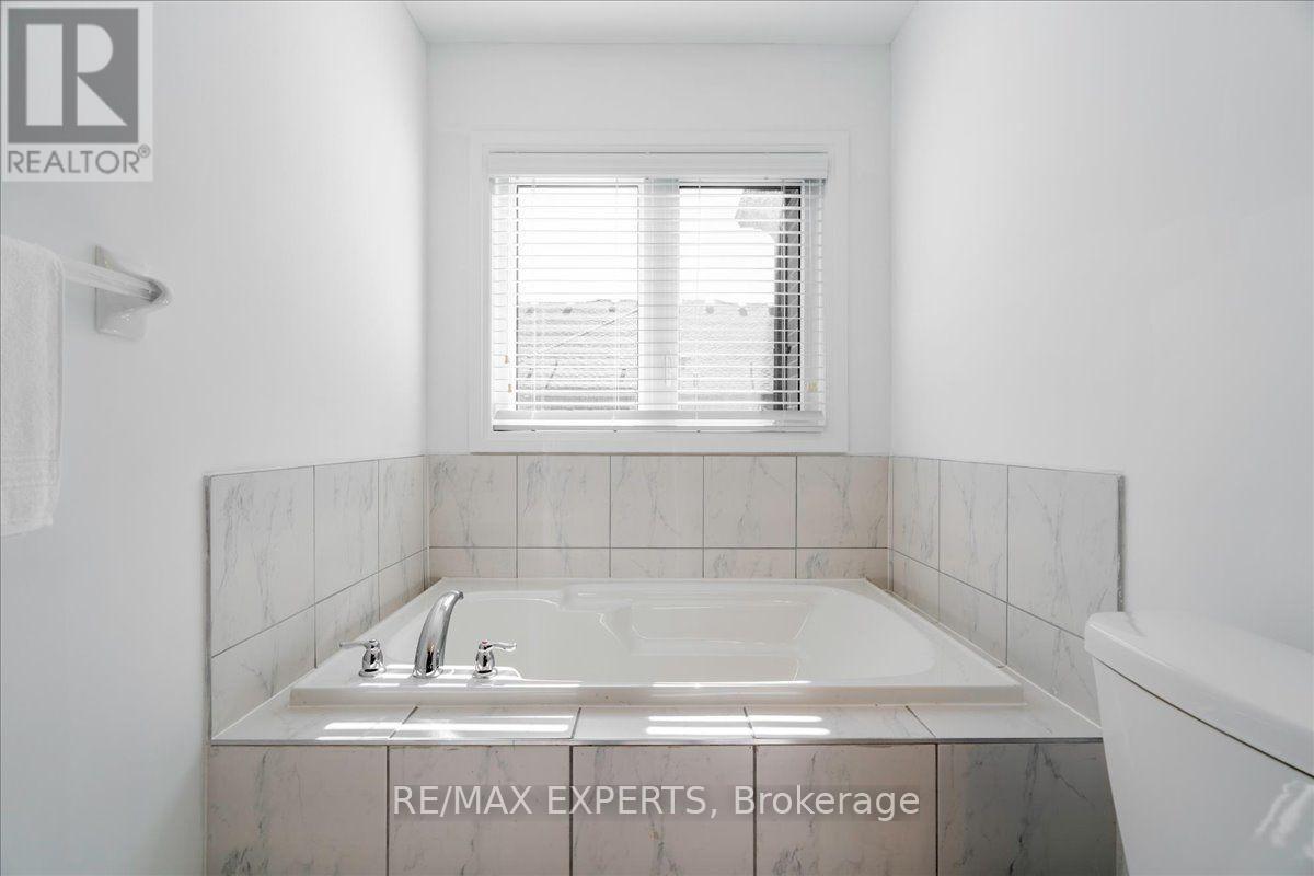 35 Landolfi Way, Bradford West Gwillimbury, ON photo 20
