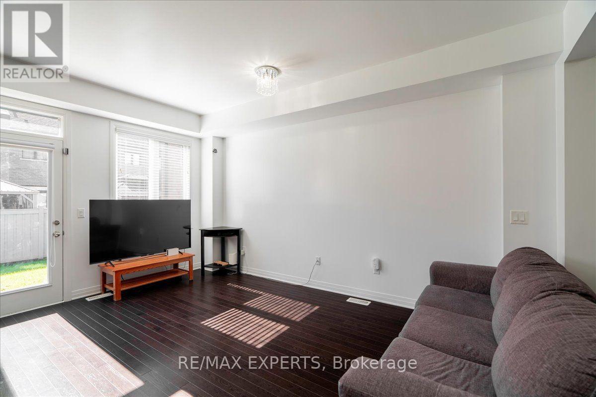 35 Landolfi Way, Bradford West Gwillimbury, ON photo 5