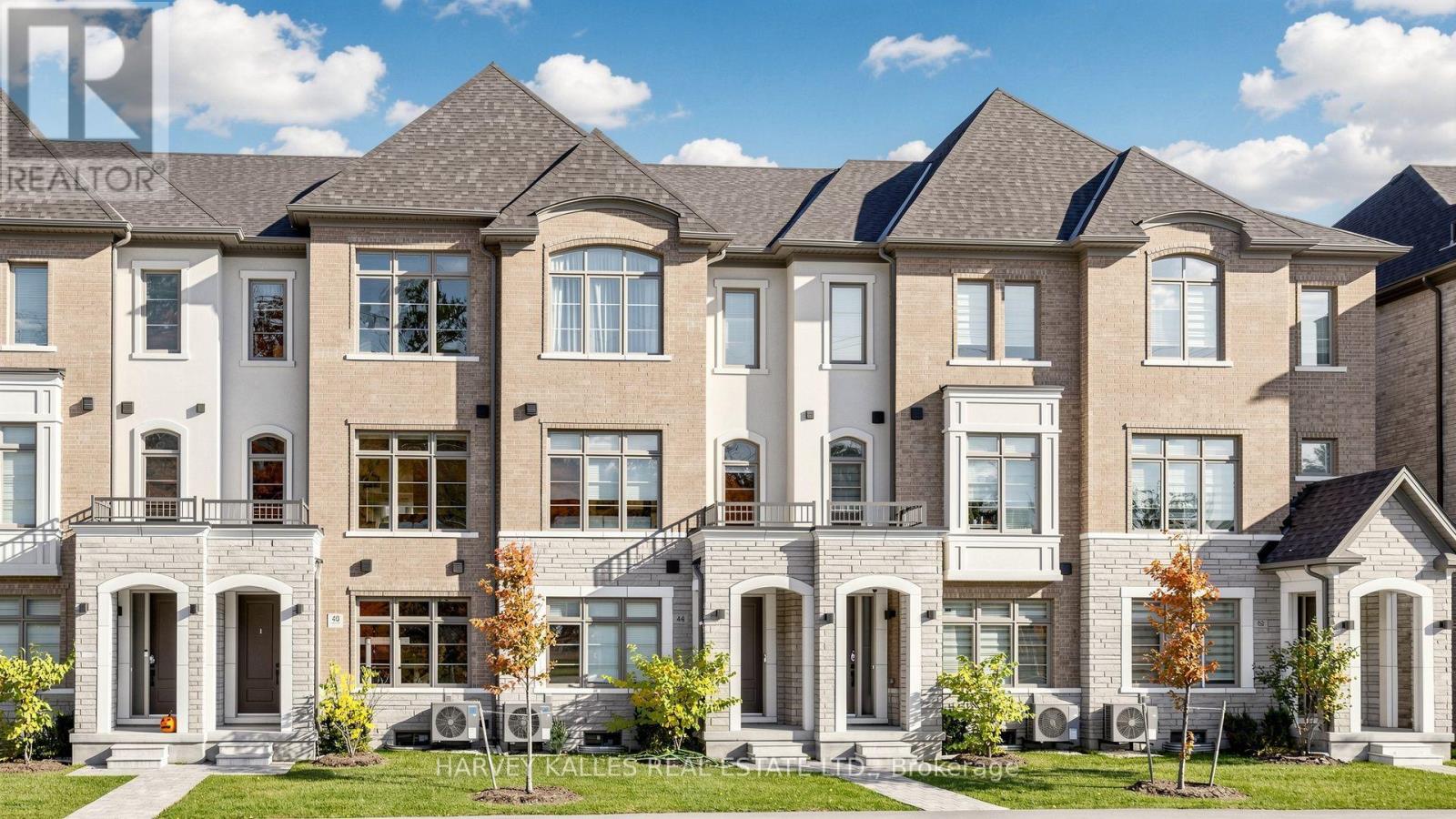 44 De La Roche Drive