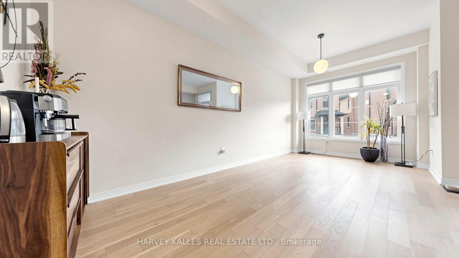 44 De La Roche Drive — photo 10