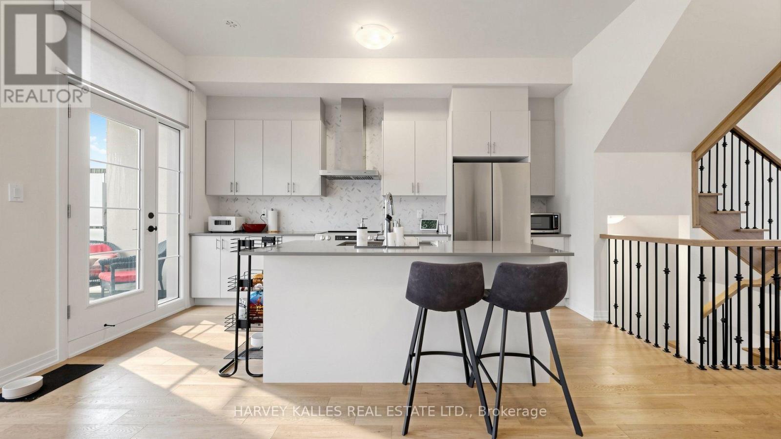 44 De La Roche Drive — photo 14