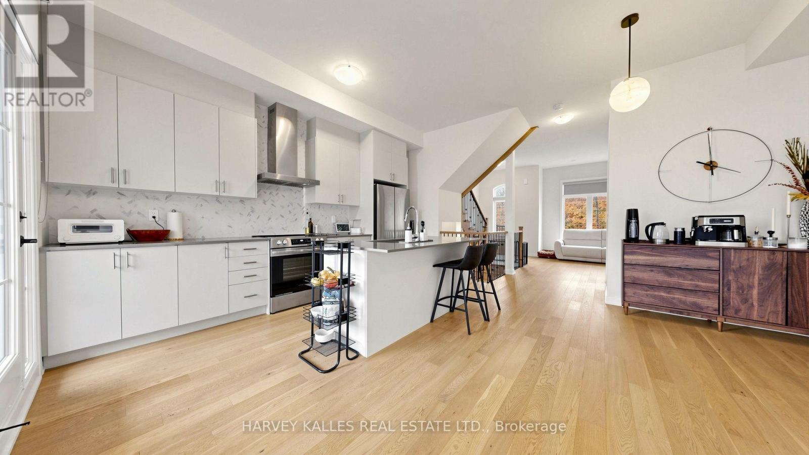44 De La Roche Drive — photo 15