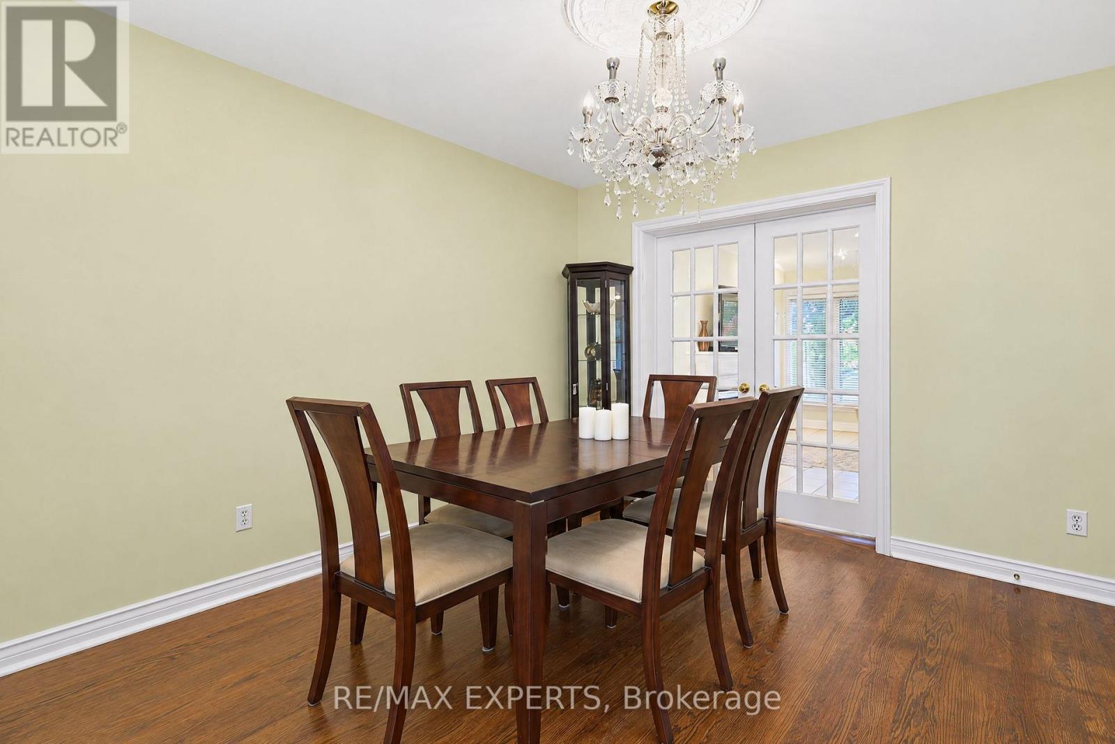 11 Knollside Drive, Richmond Hill, ON photo 6