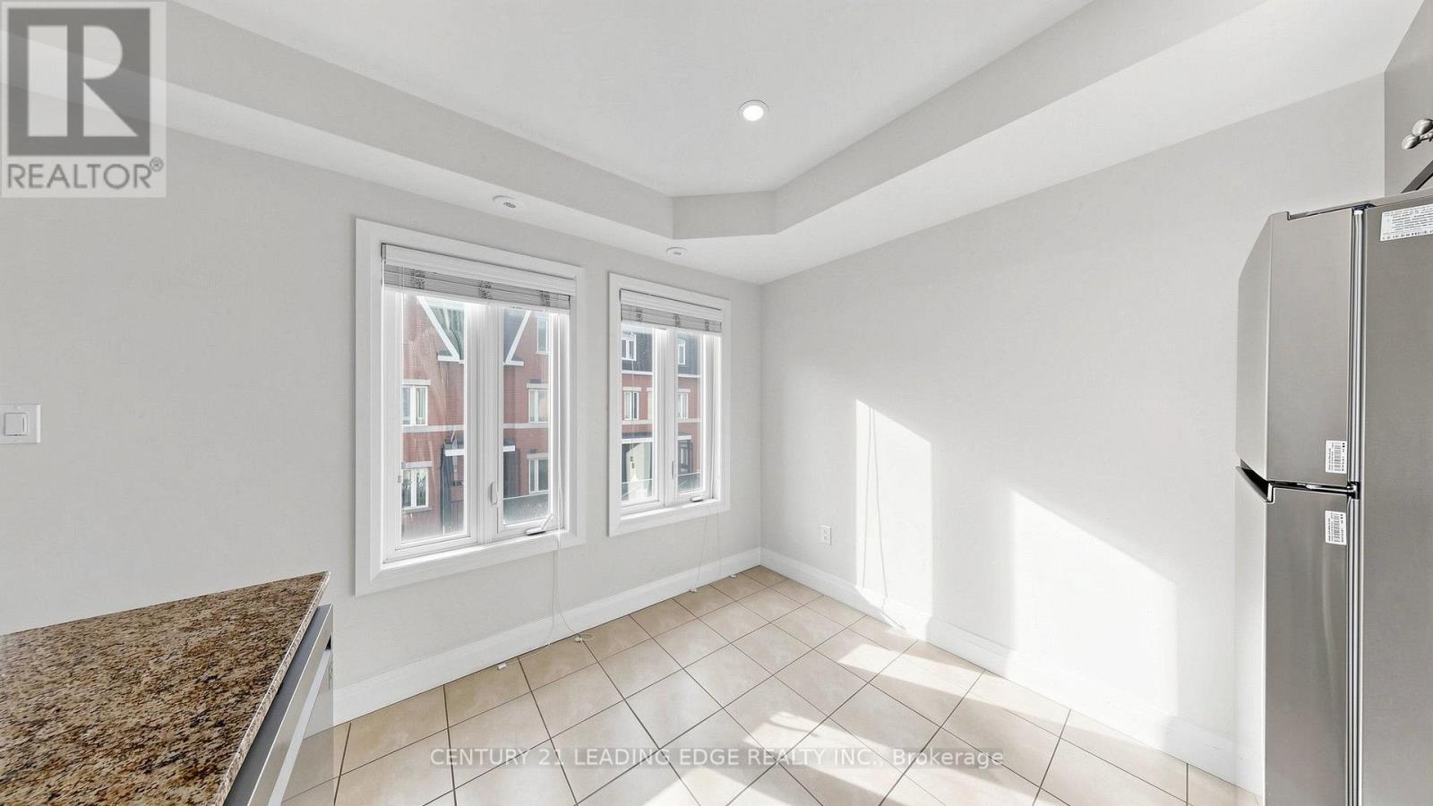 320 John Street — photo 19