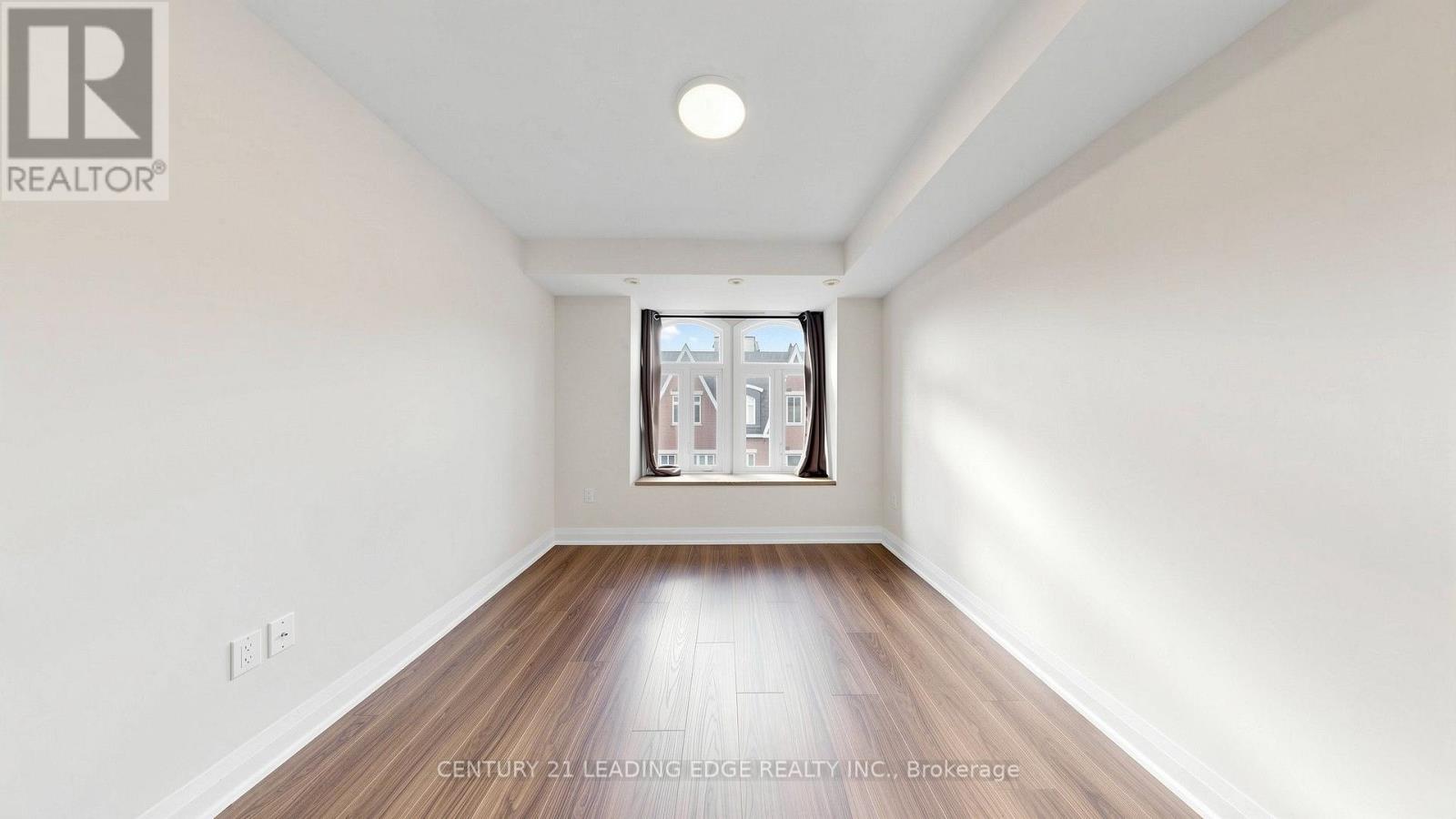 320 John Street — photo 24
