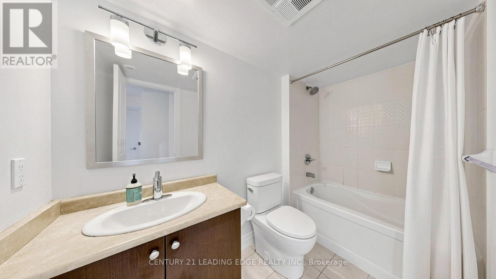 320 John Street — photo 29