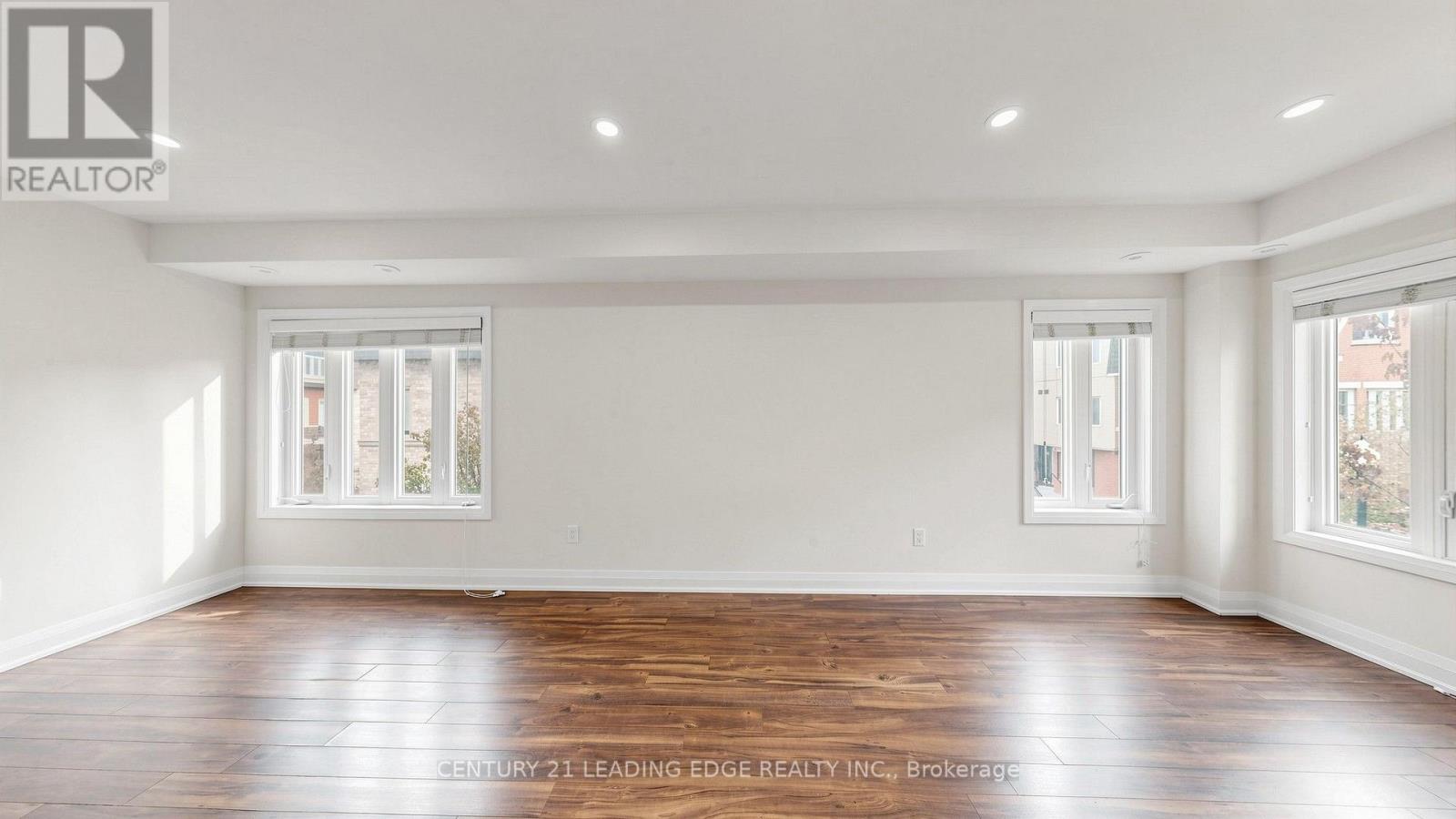 320 John Street — photo 8