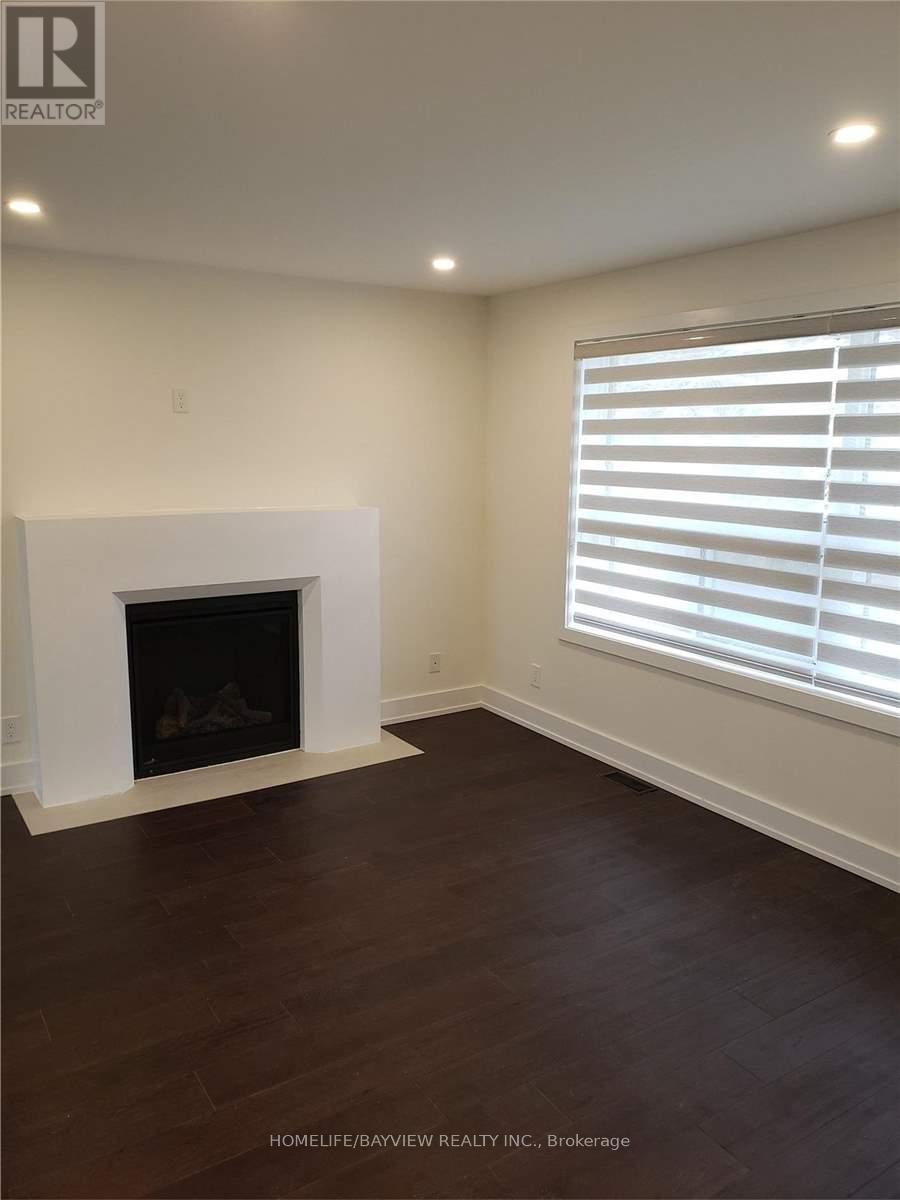 2401 Major Mackenzie Drive — photo 2