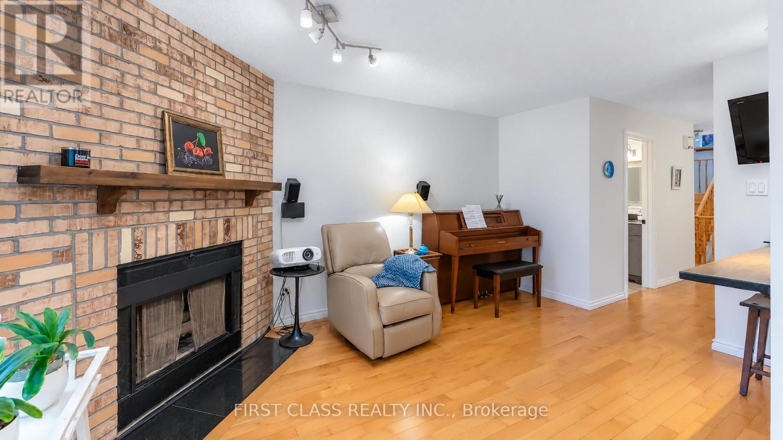 48 COTTONWOOD COURT - 11