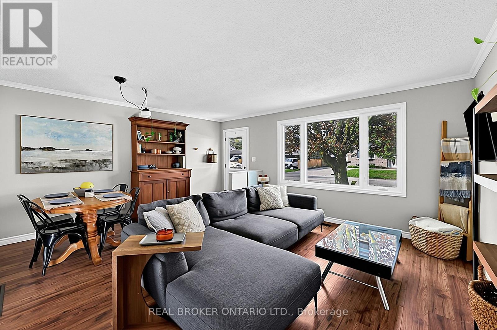 295 Crawford Street, Orillia, ON photo 4