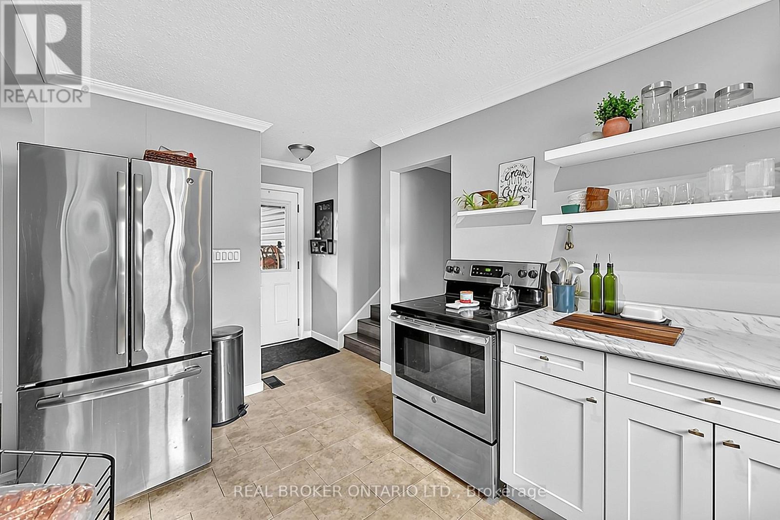 295 Crawford Street, Orillia, ON photo 7