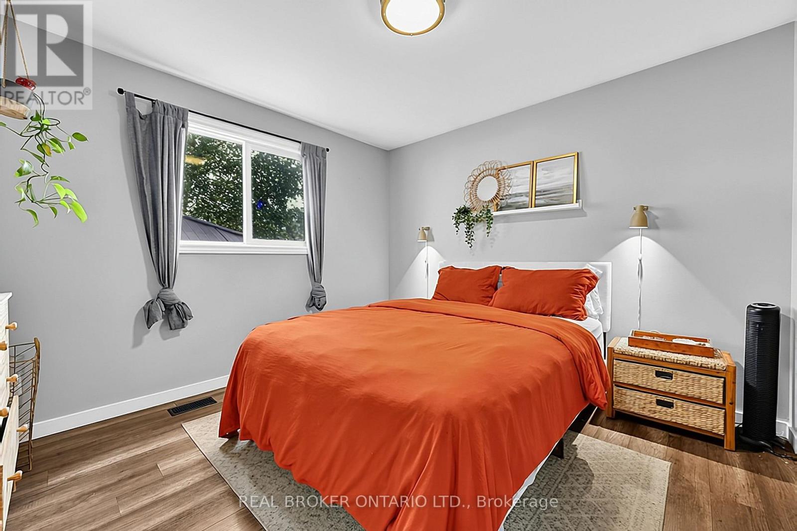 295 Crawford Street, Orillia, ON photo 8